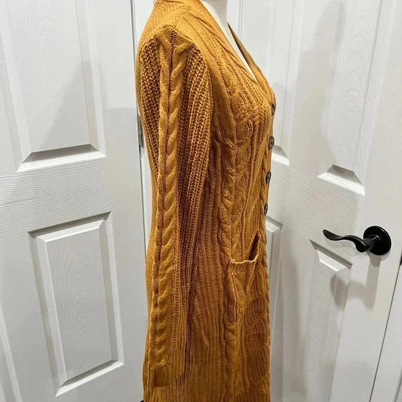 Olive and Oak long Camel Cardigan button front with pockets - Picture 3 of 6